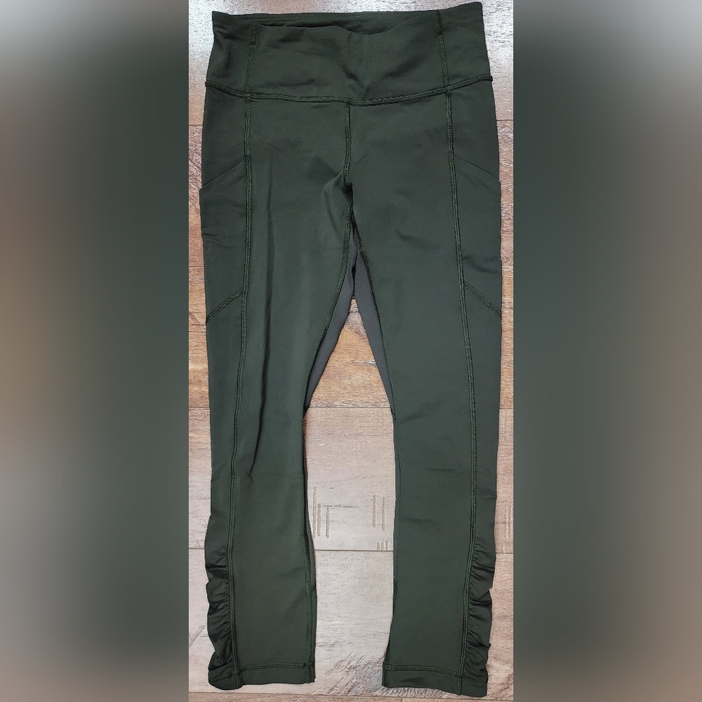 Lululemon Cropped Legging, Size 4